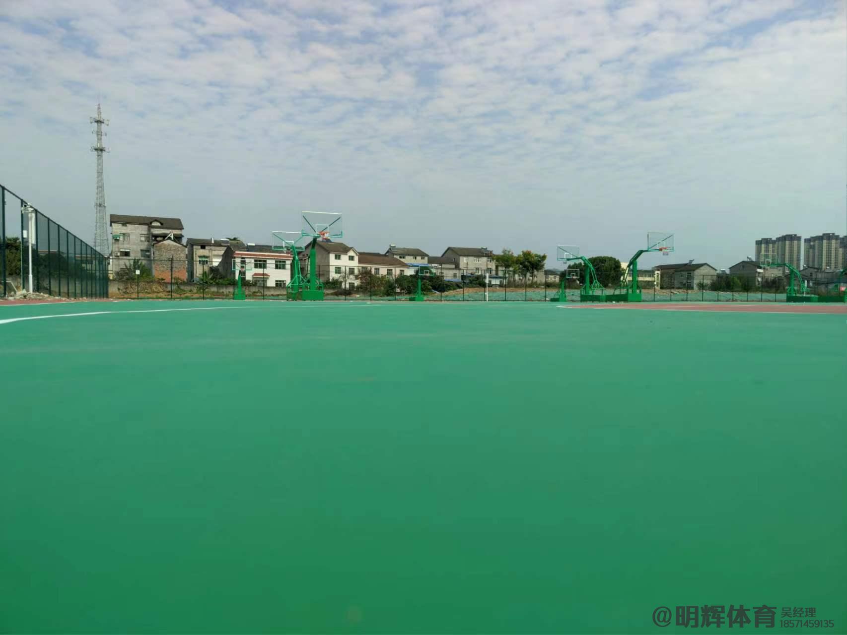 硬地丙烯酸球场的优缺点